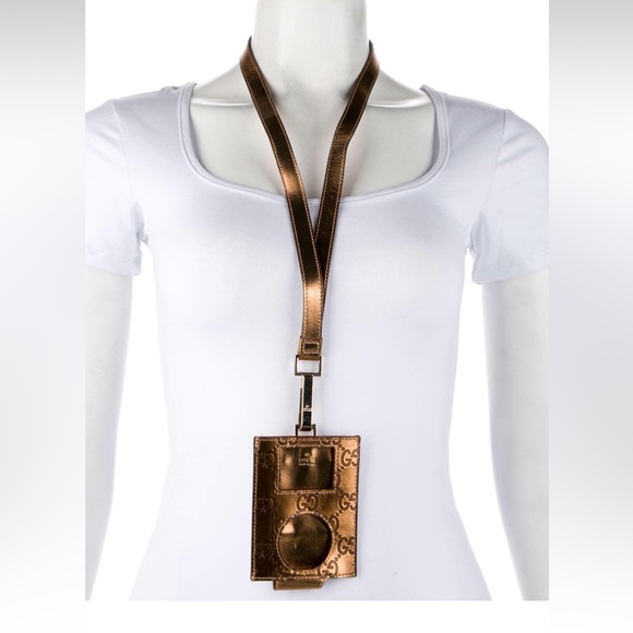 Gucci Vintage GG Gold Metallic Leather Nano IPod Case and Lanyard - Picture 2 of 10